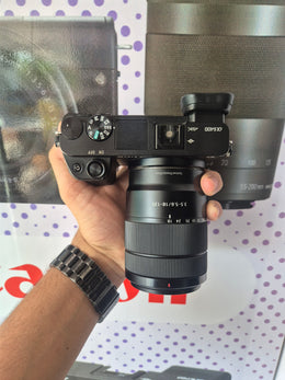 Sony alpha 6400 mirrorless camera with 3.5-5.6/18-135mm OSS lens